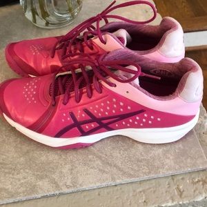 Pink ASIC size 10 women’s tennis shoes